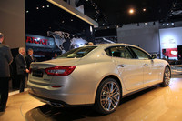 「マセラティ・クアトロポルテ」。生産は本社所在地のモデナではなく、トリノの旧ベルトーネ工場で行われる。