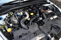 「ルーテシアR.S.トロフィー」の1.6リッター直4エンジン。ターボで過給され、最高出力220psを絞り出す。