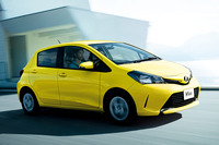 「トヨタ・ヴィッツ1.3F」
    