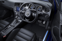 ホットなワゴン、VWゴルフR ヴァリアント発売の画像