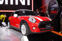MINI、3代目となる新型を世界初公開【東京モーターショー2013】の画像