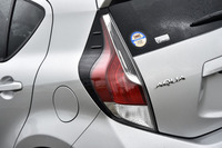 リアコンビランプのデザインは、マイナーチェンジで大幅に変更された。その傍らには、空力性能を向上させるためのフィンも。