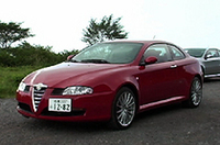 
	【スペック】
	3.2 V6 24V：全長×全幅×全高＝4495×1765×1375mm／ホイールベース＝2595mm／車重＝1430kg／駆動方式＝FF／3.2リッターV6DOHC24バルブ（240ps/6200rpm、29.4kgm/4800rpm）／価格＝543.9万円
	 