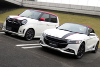 「N-ONEモデューロX」（写真左）と「モデューロS660スタディーモデル」（写真右）。