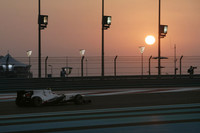 小林可夢偉の最終戦は、予選12位、レースではピットストップのタイミングを遅らせ一時4位を走行したが、タイヤ交換後に順位を挽回できず、14位に終わった。フル参戦1年目で年間入賞回数は8回、チャンピオンシップ12位。チームメイトをしのぎ、ザウバーをけん引するポジションにまで成長した。来季も同じスイスのチームでさらに上を目指す。（写真＝Sauber）