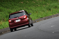 新型「ブーン／パッソ」の燃費は、FF車が28.0km/リッター、4WD車が24.4km/リッターとなっている（ともにJC08モード）。