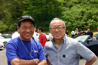 このイベントの立て役者、DSCC会長の大浦さん（左）と我々には懐かしい名うてのZ遣い、柳田春人（元）選手。ご存じスピードショップ、Central 20のオーナーである。