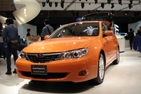 「インプレッサ・ビームスエディション」。市販化される際には、ほかにブラウンとシルバーのボディカラーが用意される予定とか。 
    