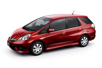 「フィットシャトル 15X Sパッケージ装着車 ファインライン」