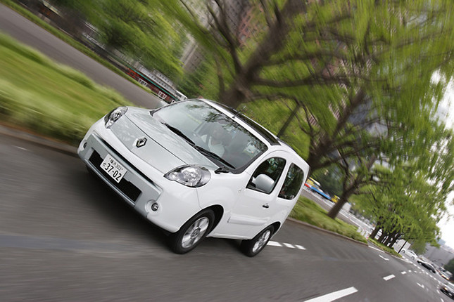 【スペック】全長×全幅×全高＝3870×1830×1840mm／ホイールベース＝2310mm／車重＝1370kg／駆動方式＝FF／1.6リッター直4DOHC16バルブ（105ps/5750rpm、15.1kgm/3750rpm）／価格＝234.8万円（テスト車＝同じ）
