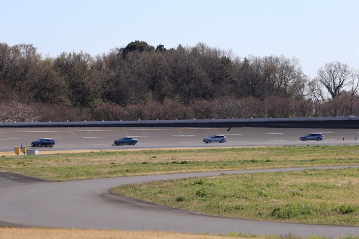 「ACC／レーンキープアシスト」使用体験では、隊列走行中に他車が割り込むといったシチュエーションを通して、実際にACCがどのように車両を制御するのかを確認できた。