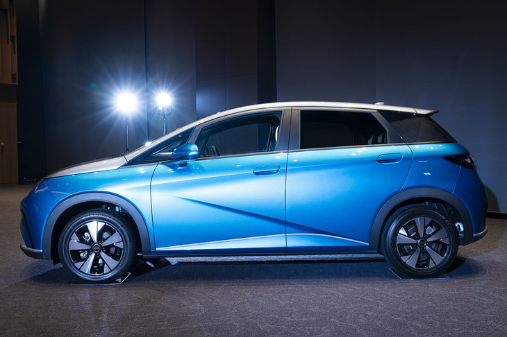 BYDドルフィン ロングレンジ（サイドビュー）