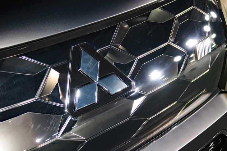 三菱ヴィジョン ラリーアート コンセプト（三菱エンブレム）