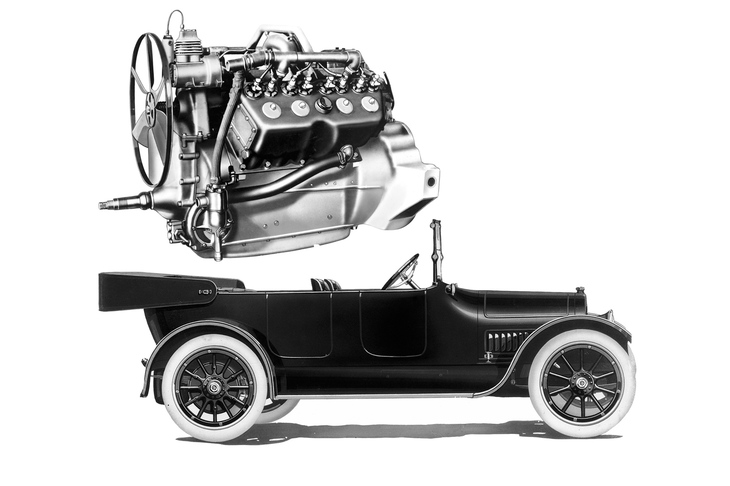 1915年型「キャデラック・モデル51」。V型8気筒エンジンを搭載した、世界初の量産モデルである。