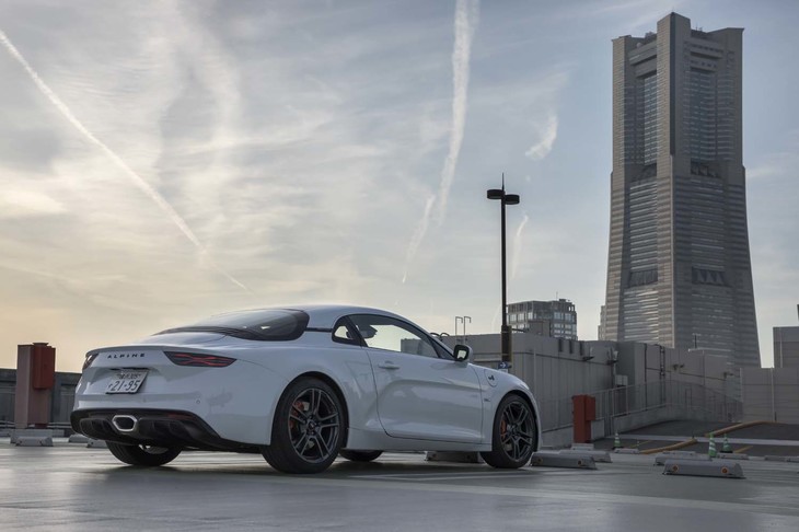 国内では東京モーターショー2019がお披露目の場となった「アルピーヌA110S」。ハイパワーエンジンとハードな足まわりを持つ、「A110」の高性能版だ。