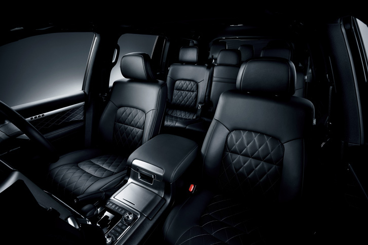 「ランドクルーザーZX“G-FRONTIER”」のシート。