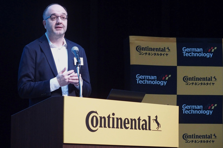 乗用車用タイヤの販売において、「サマータイヤ、スタッドレスタイヤに続く3つ目の大きな柱としてオールシーズンタイヤを日本に本格導入する」と語った、コンチネンタルタイヤ・ジャパンのマネージングダイレクター、ニコラオス・キリアゾプロス氏。