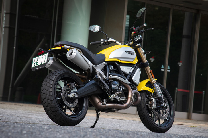 「スクランブラー1100」には、装備やデザインの違いから「1100」「1100スペシャル」「1100スポーツ」の3つのモデルがラインナップされる。