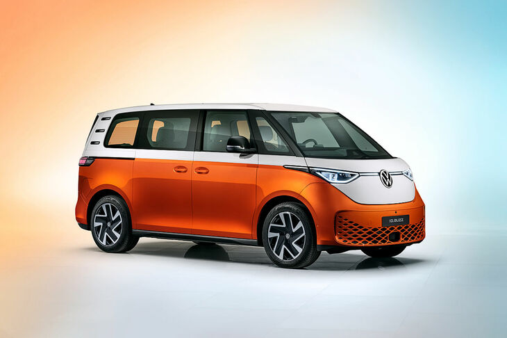 フォルクスワーゲンID. Buzz／価格：6万4581ユーロ（約904万円）より／市場投入時期： 2022年秋（注文受け付け中）／注目のフォルクスワーゲン初の電動バスは「ID. Buzz」と名づけられる。ビジュアル的には伝説的な「T1」をベースにしており、最高出力は当初204PS、航続距離は最大423kmが可能となっている。