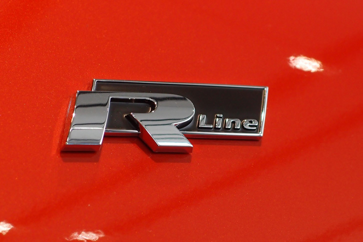 ザ・ビートル 2.0 R-Line（フロントフェンダーのエンブレム）