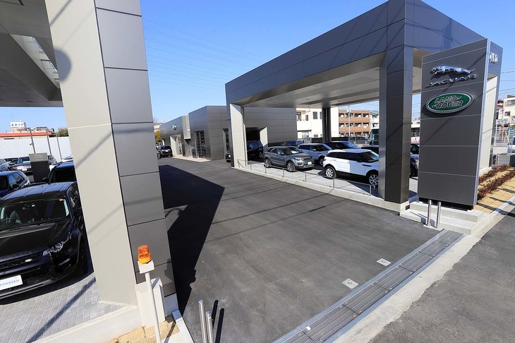 ジャガー・ランドローバー・アプルーブド足立　所在地：〒123-0872 東京都足立区江北7-6-2／電話：03-5647-0555／営業時間：9:30～19:00／定休日：火曜日