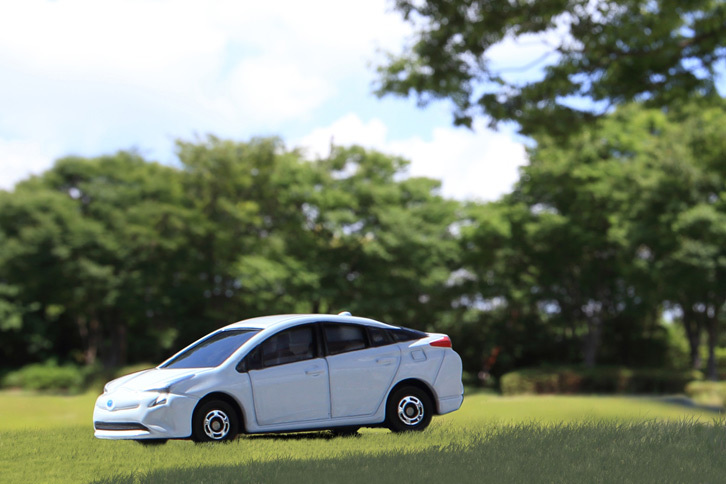 装備についても大幅な強化が図られており、上級グレードには、ミリ波レーダーと単眼カメラを用いた運転支援システム「Toyota Safety Sense P」が標準装備される。