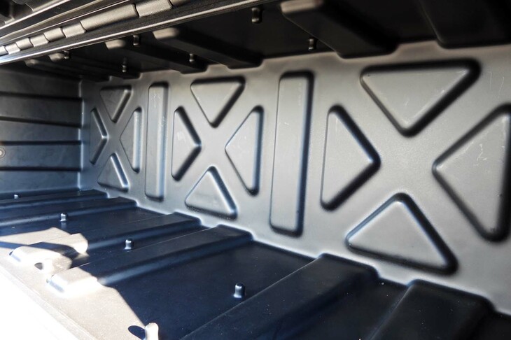 三菱トライトンSNOW SHREDDER CONCEPT（サイドストレージ）