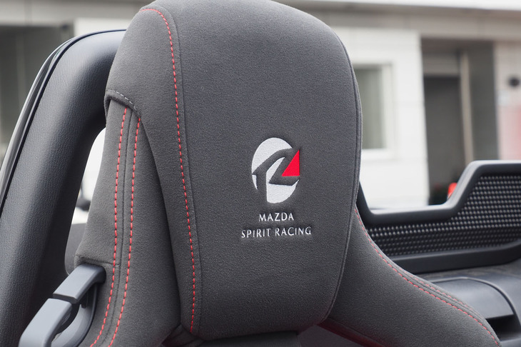 マツダ スピリット レーシング・ロードスター12R（シート）