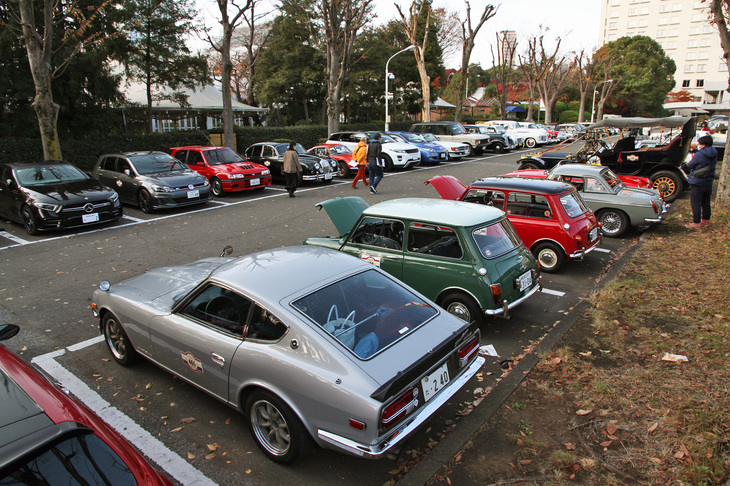 東京プリンスホテルの駐車場に集まった参加車両。今回はクラブメンバー限定のイベントであることから、高年式の車両での参加も許された。