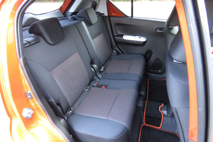 スズキ・イグニス ハイブリッドMZ（シート）