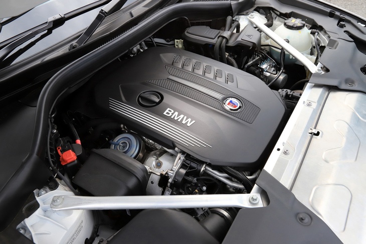 「XD3」に搭載される3リッター直6ディーゼルターボエンジン。最高出力は333psで、1750-2500rpmという回転域において700Nmの最大トルクを発生する。