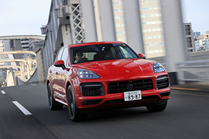 高い動力性能が特徴の「カイエンGTS」だが、気筒休止機構を備えるなど環境性能にも配慮。燃費は8.8-8.9km/リッターとされている（欧州複合モード）。