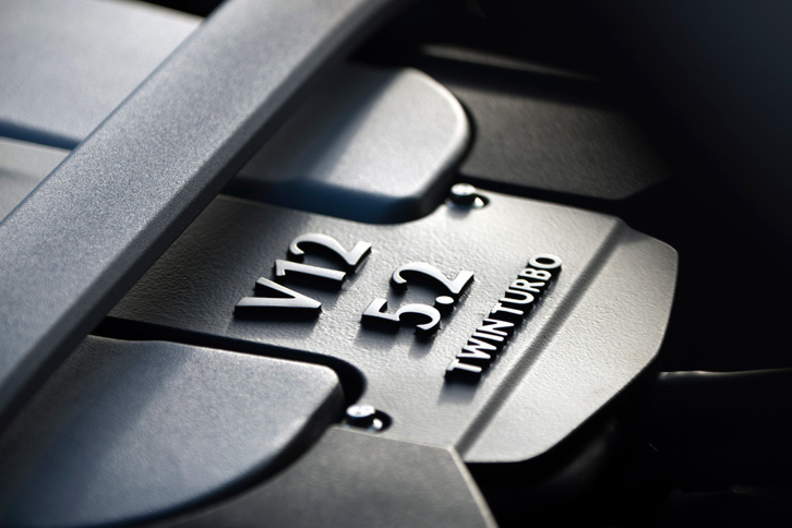 アストンマーティンDB11（エンジン）