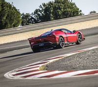 「849テスタロッサ」が得られるダウンフォースは、250km/h走行時で415kgにおよぶ。先代にあたる「SF90ストラダーレ」に対しては25kg増しとなっている。