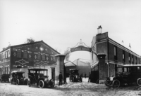 ビヤンクールに建てられたルノー・フレールの工場。自動車需要の増加にともない、その規模は拡大していった。