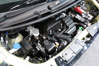 「ワゴンR ハイブリッドFX」のエンジン。「S-エネチャージ」をベースとしたマイルドハイブリッドシステムが搭載される。