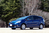 トヨタ・プリウスα（前編）