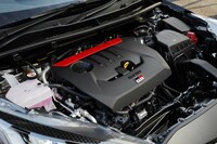 エンジンの最高出力は272PSで、既存の「GRヤリスRZ“ハイパフォーマンス”」と変わらない。最大トルクは20N・mアップの390N・mとなっている。