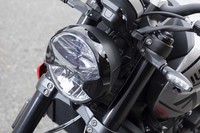 ヘッドランプをはじめ、灯火類はすべてLED化されている。