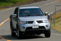 三菱トライトン(4WD/4AT)【ブリーフテスト】の画像