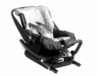 トヨタ、安全性を高めたチャイルドシート開発の画像