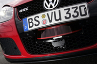 
	グリル部には、車体前方130度の障害物を感知する、「レーザースキャナー」が備わる。
	 