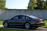 アウディA8 3.0 TFSIクワトロ