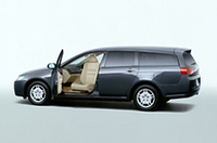 
	【写真上】アコードアルマス 20EL
	【写真下】アコードワゴンアルマス 24E
	 