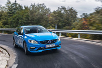 「S60ポールスター」（欧州仕様）の動力性能は0-100km/h加速が4.7秒で、最高速が250km/h（速度リミッター作動）。