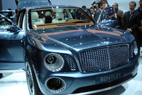 ベントレーのSUVコンセプト「EXP 9 F」。