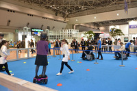 パーソナルモビリティの体験コーナー。