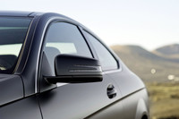 「メルセデス・ベンツCクラスクーペ」のドアミラー。 