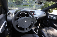 「ウインド」のインストゥルメントパネル。左ハンドルのみの設定となる。 