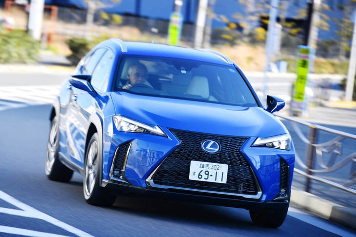 スポーティーグレード“Fスポーツ”には、専用チューニングが施されたサスペンションが装着される。